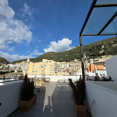 Apartment Sleek Oasis In The Heart Of - Sleeps 6 Gibraltar