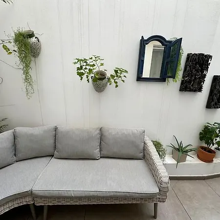 Sleek Oasis In The Heart Of - Sleeps 6 Apartment Gibraltar