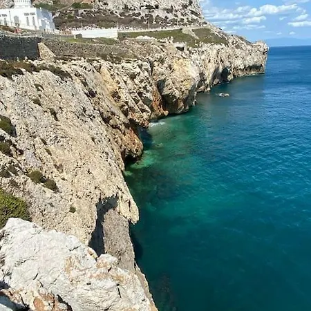 Sleek Oasis In The Heart Of - Sleeps 6 Apartment Gibraltar
