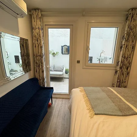 Sleek Oasis In The Heart Of - Sleeps 6 Apartment