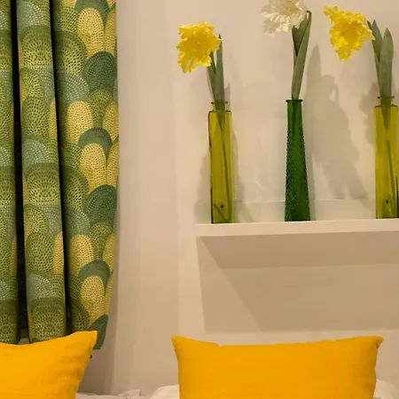 Apartment Sleek Oasis In The Heart Of - Sleeps 6