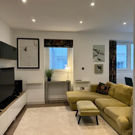 Apartment Sleek Oasis In The Heart Of - Sleeps 6 *
