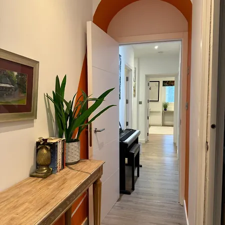 Apartment Sleek Oasis In The Heart Of - Sleeps 6